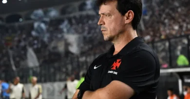 Rewrite
Corinthians
vs
Palmeiras – Notícias e Prováveis Escalações to FRENCH: translate all country names to French and adapt team/club names to their standard French exonyms when widely used (e.g., Bayern Munich → Bayern Munich, Inter Milan → Inter Milan or Inter de Milan if commonly used in French media); otherwise keep official club names; preserve original casing; output only the transformed title.