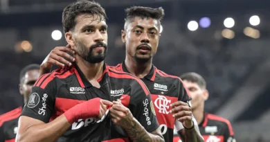 Rewrite
Flamengo
vs
Bahia – Notícias e Prováveis Escalações to FRENCH: translate all country names to French and adapt team/club names to their standard French exonyms when widely used (e.g., Bayern Munich → Bayern Munich, Inter Milan → Inter Milan or Inter de Milan if commonly used in French media); otherwise keep official club names; preserve original casing; output only the transformed title.