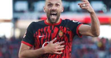 Rewrite
Mallorca
vs
Rayo Vallecano – Notícias e Prováveis Escalações to FRENCH: translate all country names to French and adapt team/club names to their standard French exonyms when widely used (e.g., Bayern Munich → Bayern Munich, Inter Milan → Inter Milan or Inter de Milan if commonly used in French media); otherwise keep official club names; preserve original casing; output only the transformed title.