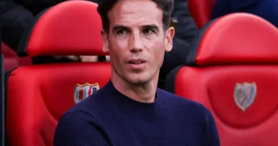 Rewrite
Rayo Vallecano
vs
Espanyol – Notícias e Prováveis Escalações to FRENCH: translate all country names to French and adapt team/club names to their standard French exonyms when widely used (e.g., Bayern Munich → Bayern Munich, Inter Milan → Inter Milan or Inter de Milan if commonly used in French media); otherwise keep official club names; preserve original casing; output only the transformed title.