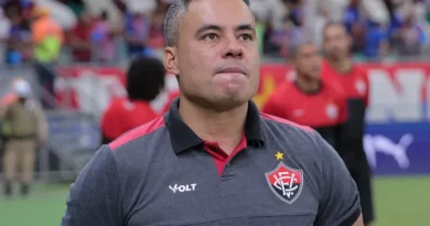 Rewrite
Vitoria
vs
Sao Paulo – Notícias e Prováveis Escalações to FRENCH: translate all country names to French and adapt team/club names to their standard French exonyms when widely used (e.g., Bayern Munich → Bayern Munich, Inter Milan → Inter Milan or Inter de Milan if commonly used in French media); otherwise keep official club names; preserve original casing; output only the transformed title.