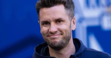 Rewrite
Molde
vs
Brann – Notícias e Prováveis Escalações to FRENCH: translate all country names to French and adapt team/club names to their standard French exonyms when widely used (e.g., Bayern Munich → Bayern Munich, Inter Milan → Inter Milan or Inter de Milan if commonly used in French media); otherwise keep official club names; preserve original casing; output only the transformed title.