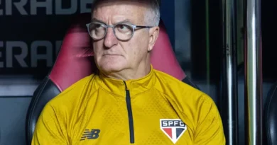 Rewrite
Sao Paulo
vs
Athletico PR – Notícias e Prováveis Escalações to FRENCH: translate all country names to French and adapt team/club names to their standard French exonyms when widely used (e.g., Bayern Munich → Bayern Munich, Inter Milan → Inter Milan or Inter de Milan if commonly used in French media); otherwise keep official club names; preserve original casing; output only the transformed title.